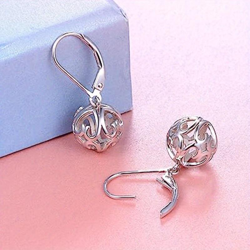 1 Pair of Fashionable and Exquisite Country Earrings, Geometric Hollow Texture Design, Fashionable Daily Matching Style