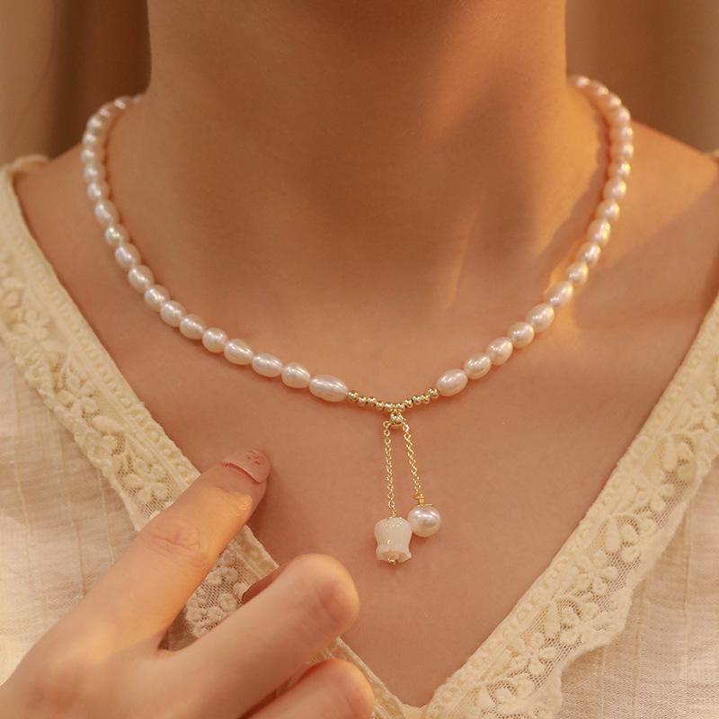 

Recommended designer handmade jewelry: women s new pearl necklace with a niche feel, clavicle chain Lily of the Valley Neckla