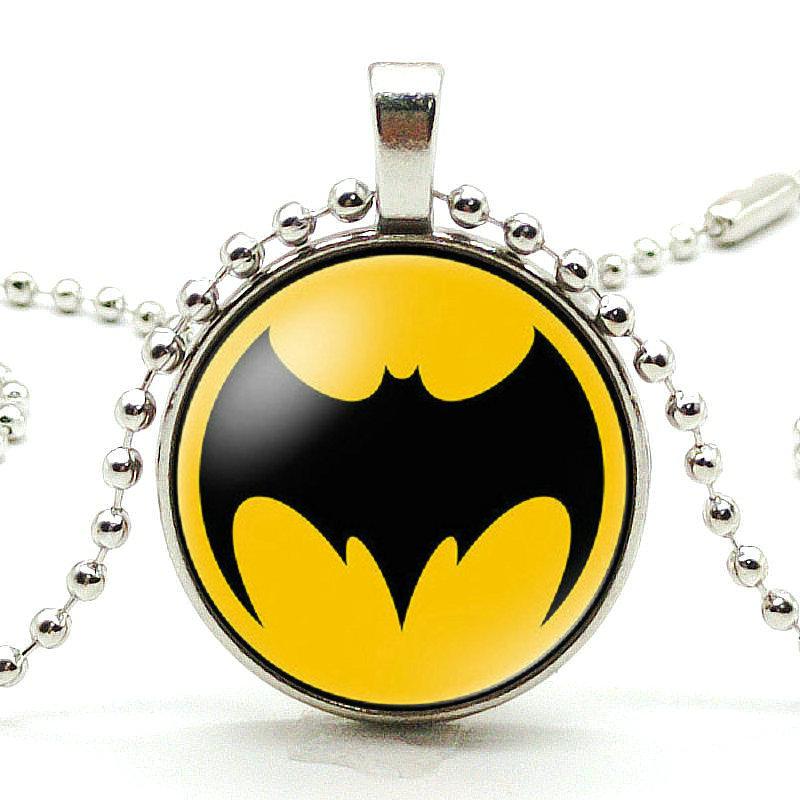 

Міжнародне срібне намисто-підвіска серії Marvel із Капітаном Америкою, Суперменом, Бетменом, значком і Каменем Часу