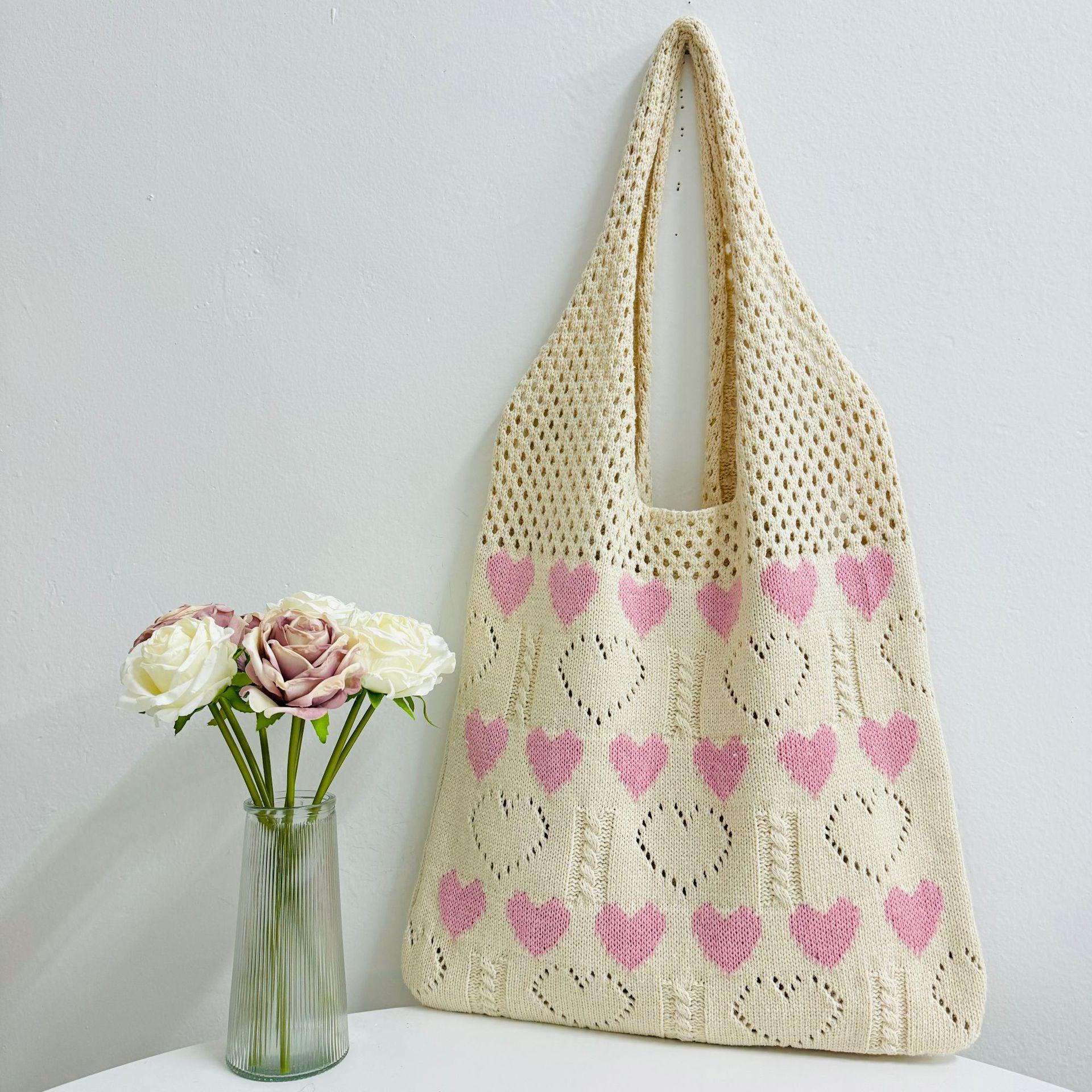 Повседневные вязаные крючком сумки на плечо с узором в виде сердца — фото 8