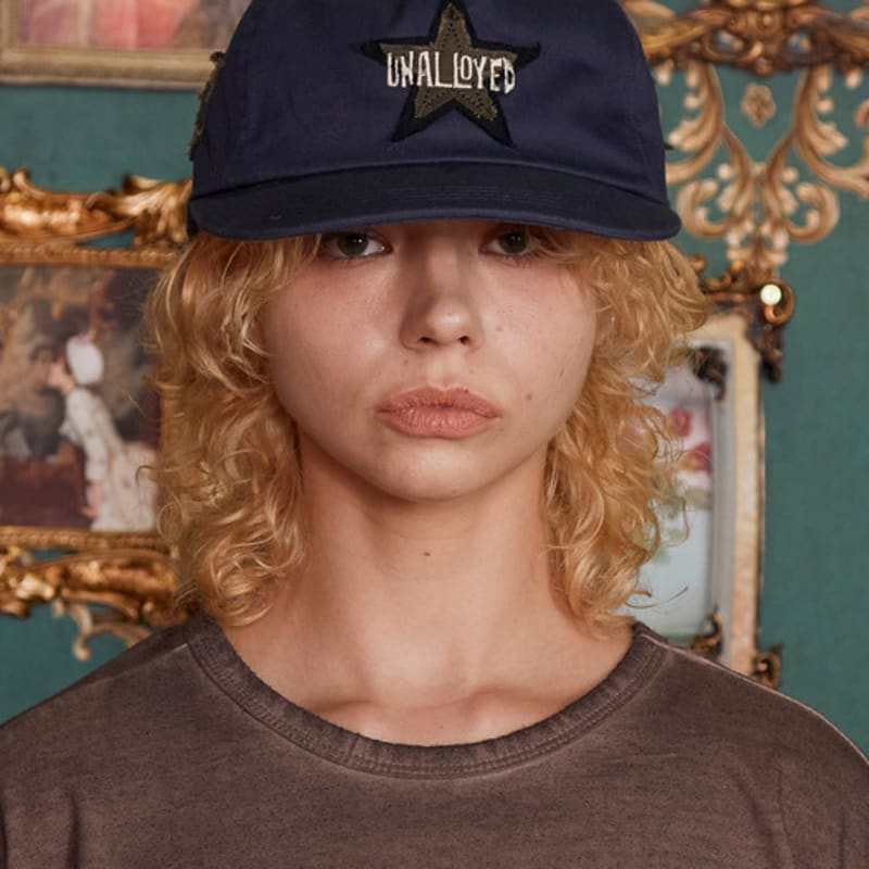 

UNALLOYED LOGO STAR CAP / NAVY FREE