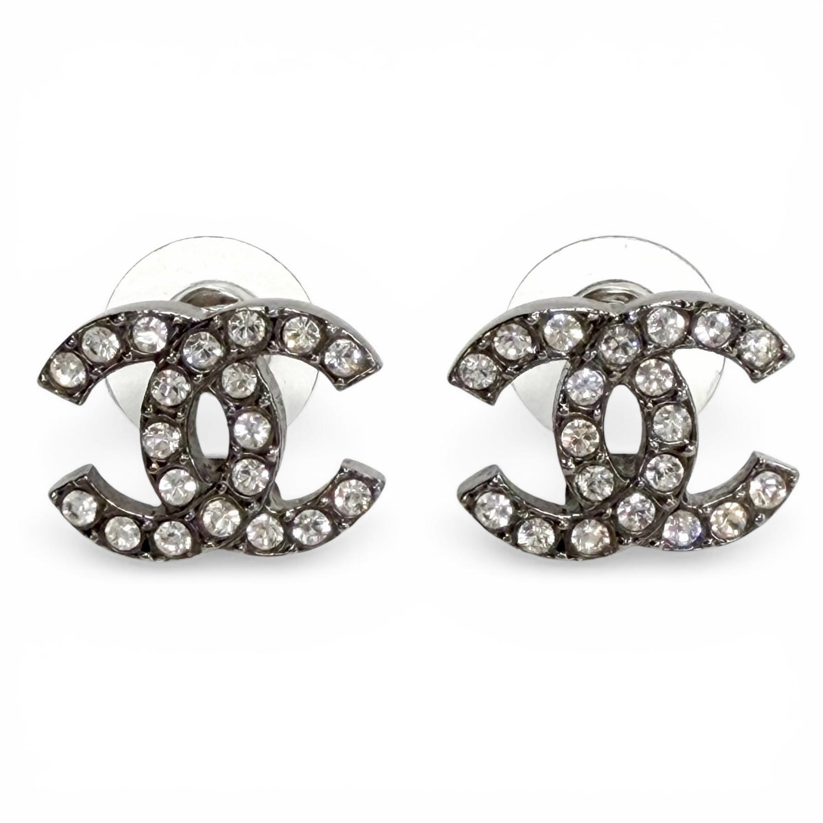 

Great CHANEL Pierce metal Women C22S Used