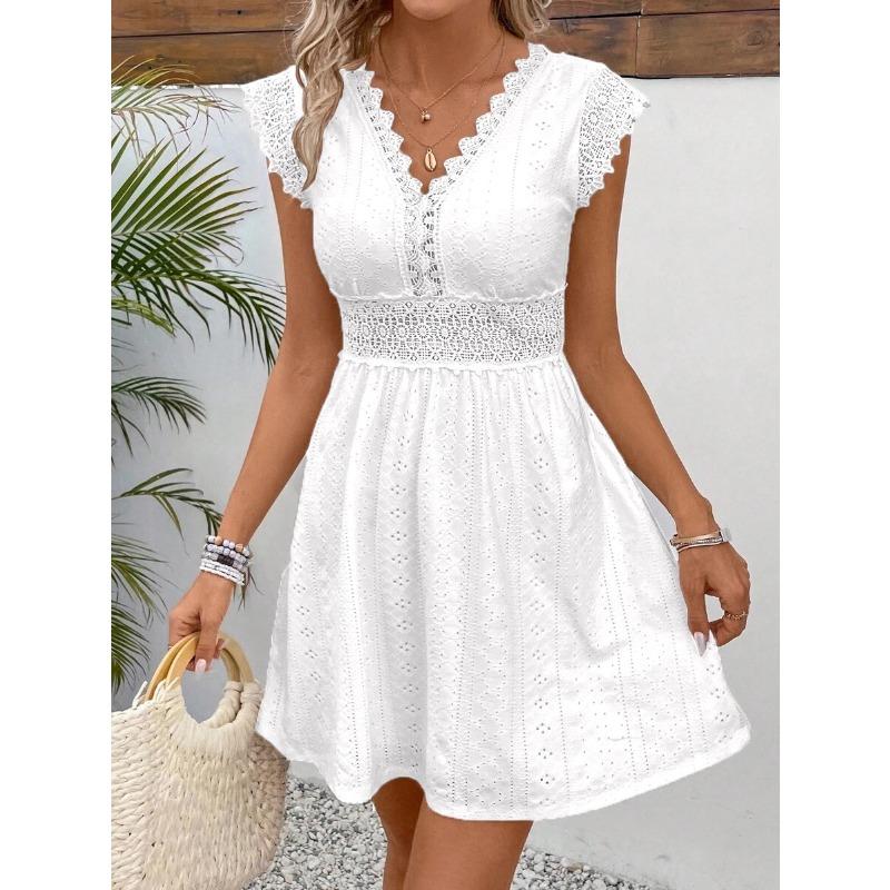 Spot - European and American summer popular lace splicing V-neck shoulder ruffle edge sleeveless dress S