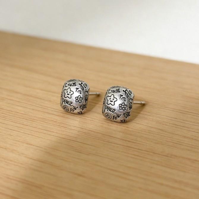 

Retro old bear stud earrings personalized fun relief square earrings trendy cool