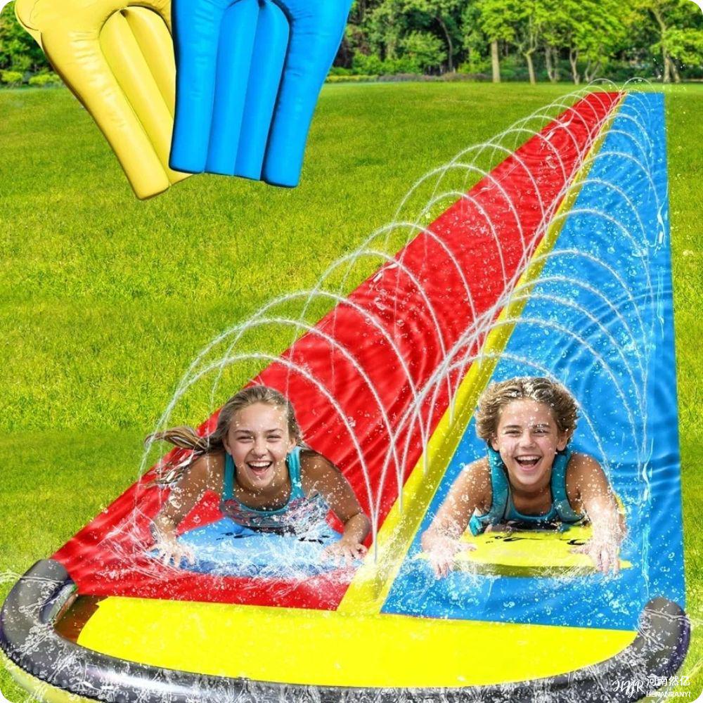 Scivolo d'acqua da prato all'aperto doppio per genitori e figli con spruzzatore