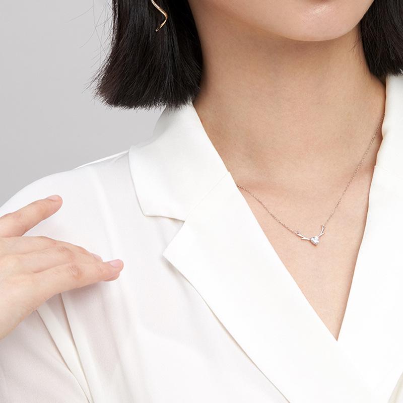 925 Silver Antler Clavicle Necklace for Women - Trendy Little Deer Pendant, Simple Christmas Gift