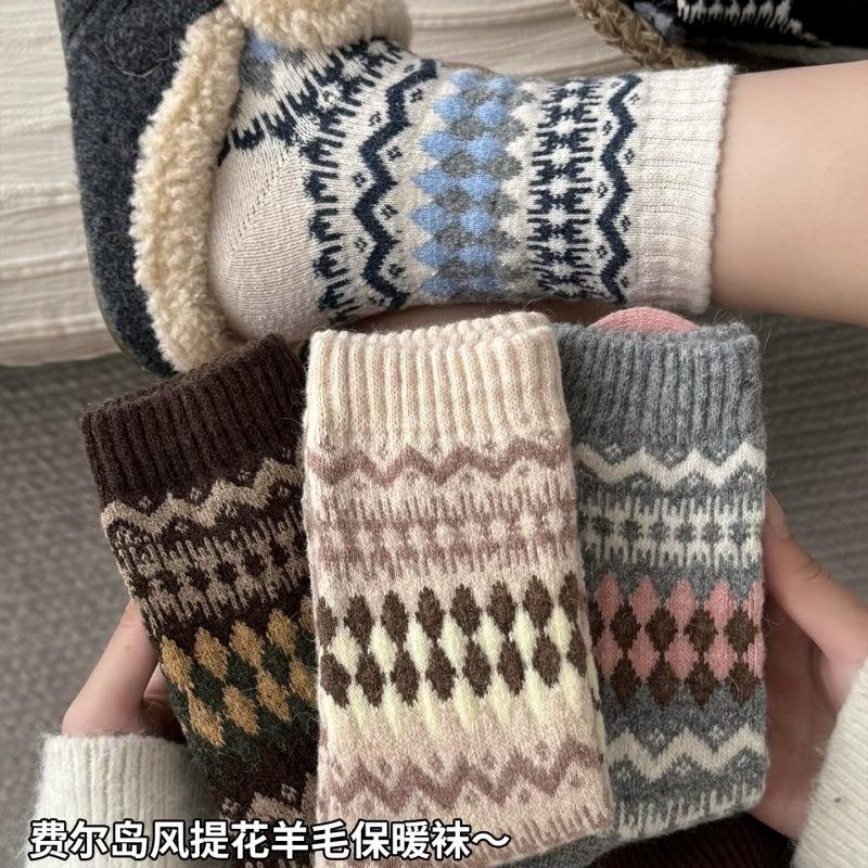 Diamond-patterned Autumn and Winter Warm, Retro Ethnic Style Wool Socks, Thick Pile Socks and Postpartum Socks