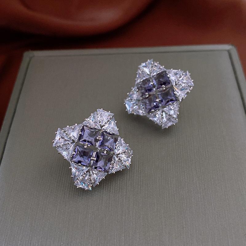 Medieval Vintage Silver Needle Retro High-end Earrings Light Luxury Versatile Earrings Court Style Niche Earrings