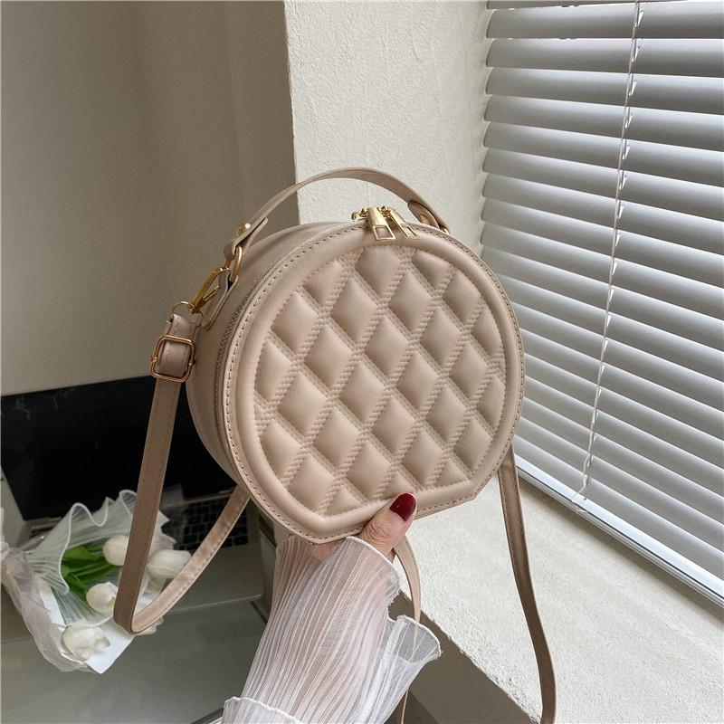 

Solid color rhombus sewing line simple women s shoulder bag autumn trend fashion texture oblique span bag хакі