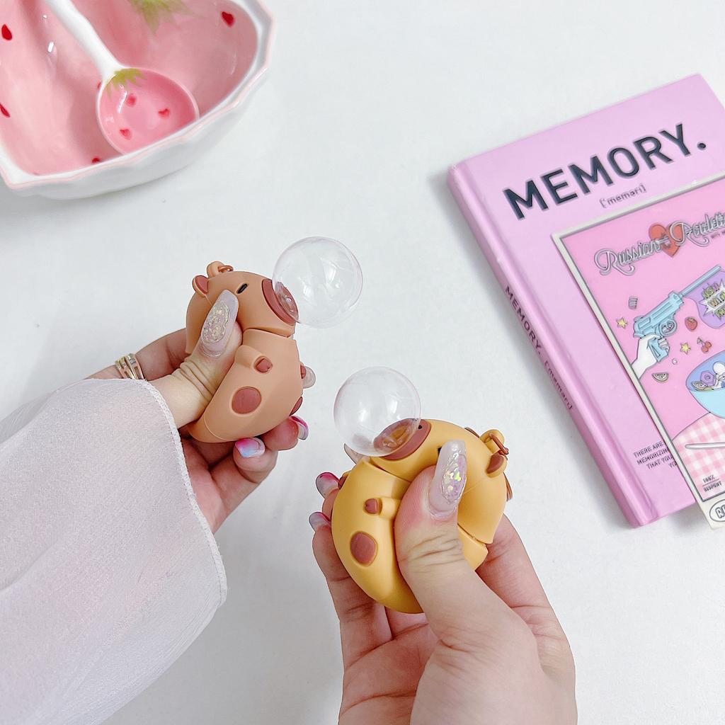 9.5cm Internet-famous Capybara Blowing Bubbles Keychain - Cute Water Vole Pendant for Car and Bag, Delicate Small Gift