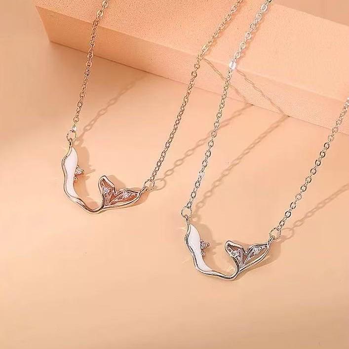 Nickel Silver Plated Gold Fishtail Necklace with Mother-of-Pearl: Elegant Mermaid-Inspired Clavicle Chain for Women