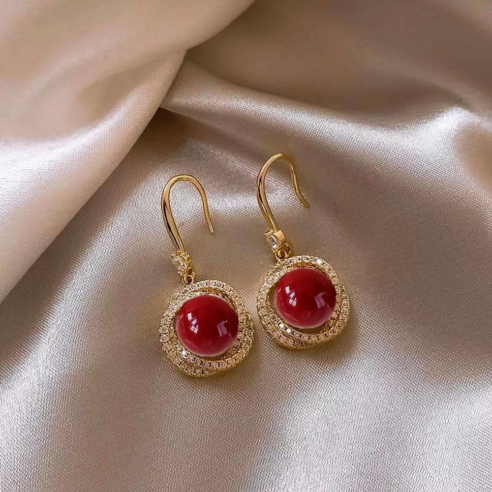 

Элегантные серьги-сердечки из ангоры красного цвета: Позолота из настоящего золота с бриллиантами - Идеально для праздничных мероприятий