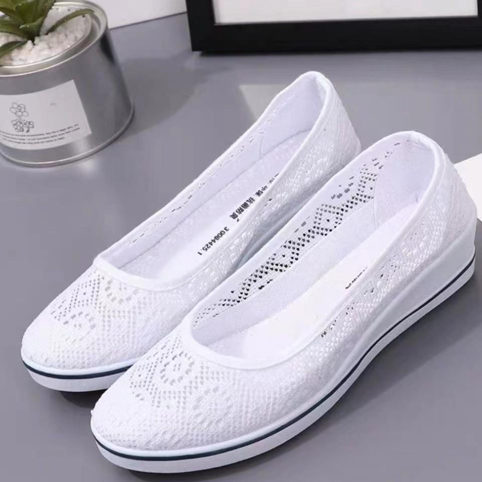 One-word Nurse Shoes Women's White Wedge Heel Soft Sole 2025 New Little White Shoes Autumn and Winter Old Beijing Cloth Shoes Flat Sole