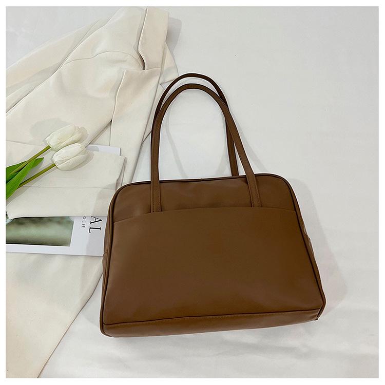 Korean Retro Large-Capacity Tote for Women - Autumn 2024 Trendy and Versatile Underarm Bag