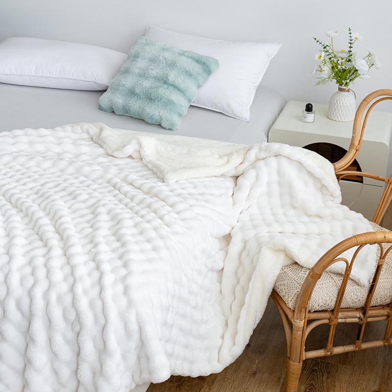 Air Conditioning Sofa Imitation Rabbit Velvet Nap Flannel Blanket Thickened Bubble Blanket Double Blanket 150X200CM