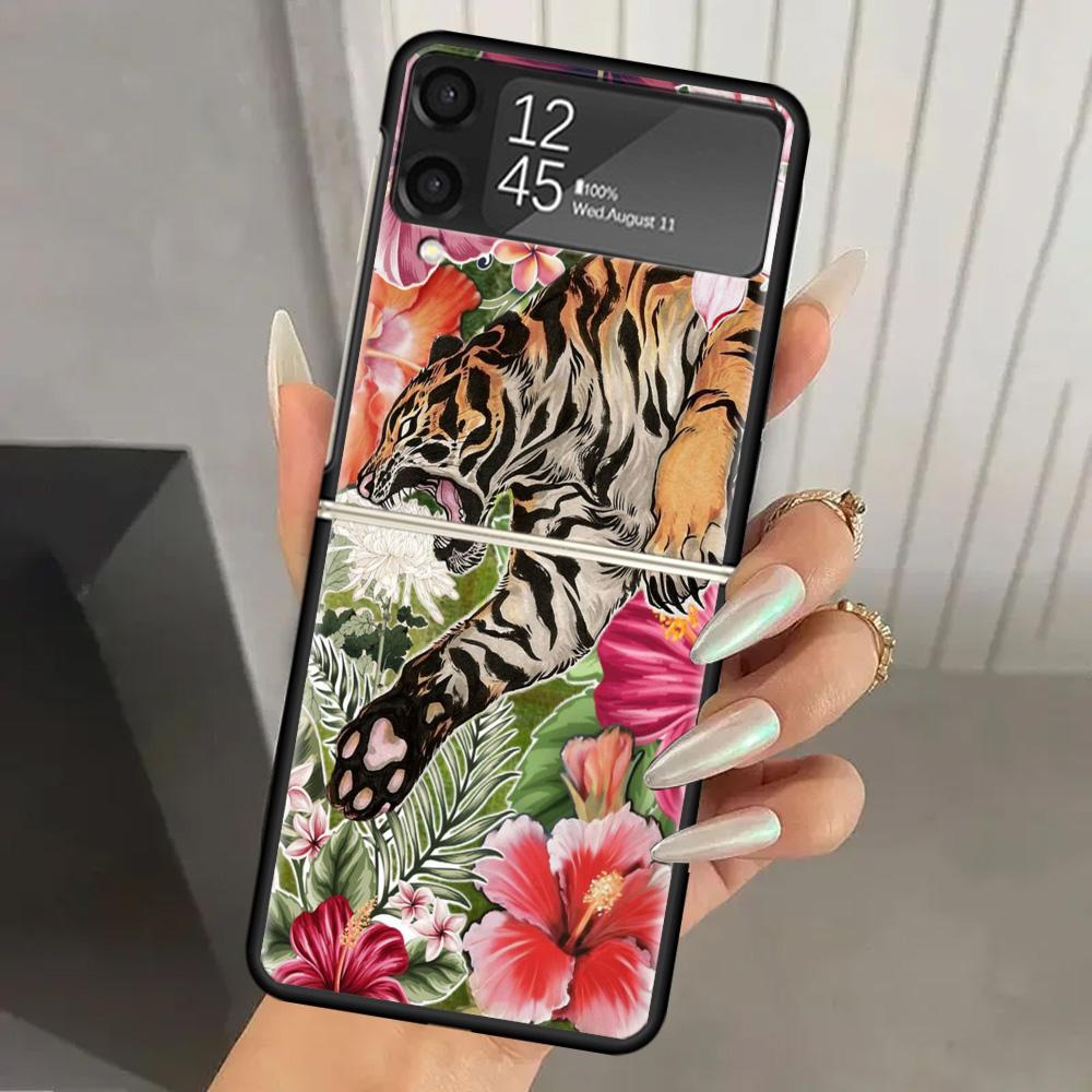 Superior Tiger Pattern Art Hard PC Phone Case For Samsung Galaxy Z Flip 7 6 5 4 3 Black ZFlip7 ZFlip6 Flip5 Flip4 Flip3 5G Print