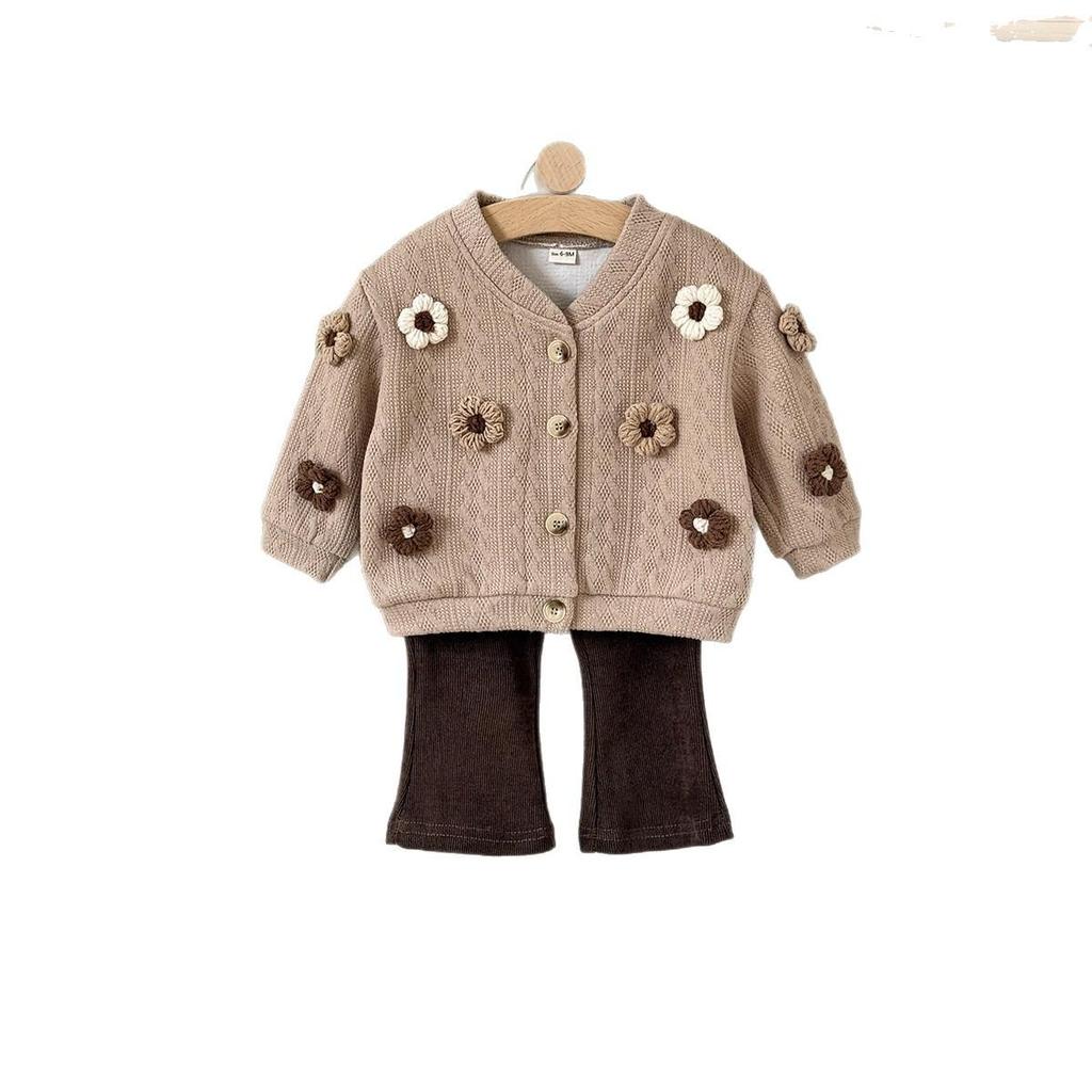 2025 Strick-Cardigan-Set für Mädchen Herbst/Winter: 3D-Blumen-Pullover im koreanischen Stil + Hose mit leicht ausgestelltem Bein