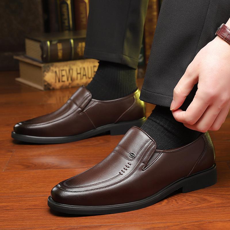 2025 Middle-aged Men's Leather Shoes Men's New Business Dress Men's Shoes Breathable Casual Dad Sandals