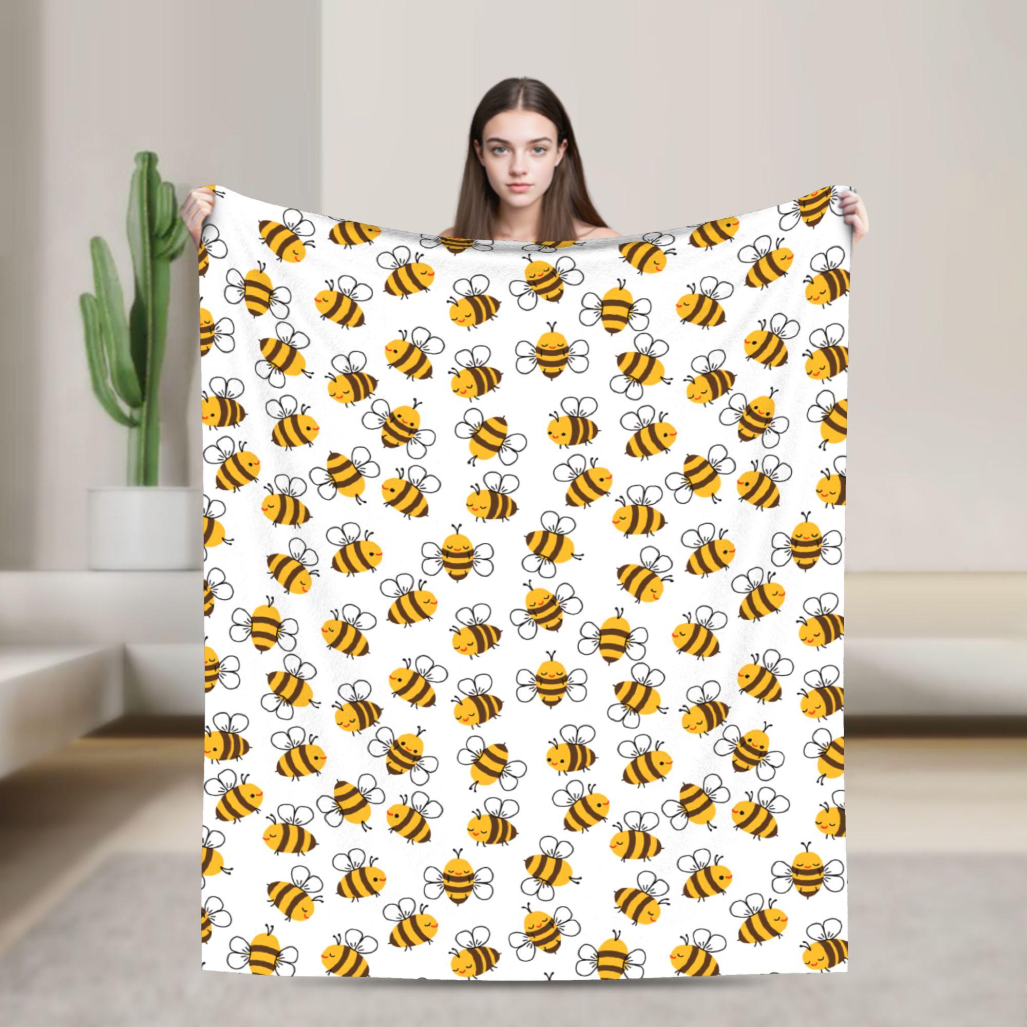 

Bee in honeycomb and flowers Flannel Blankets Soft Throw Blanket for Bedroom Camping Street Trend Bedspread Sofa Bed Cover 75x90cm