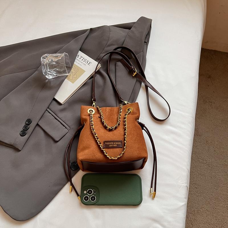 2026 New Fashiable Exquisite Faux Suede Shoulder Bags Hasp Super Cool Hot Trendy Large Capacity Youth Handbags for Wom