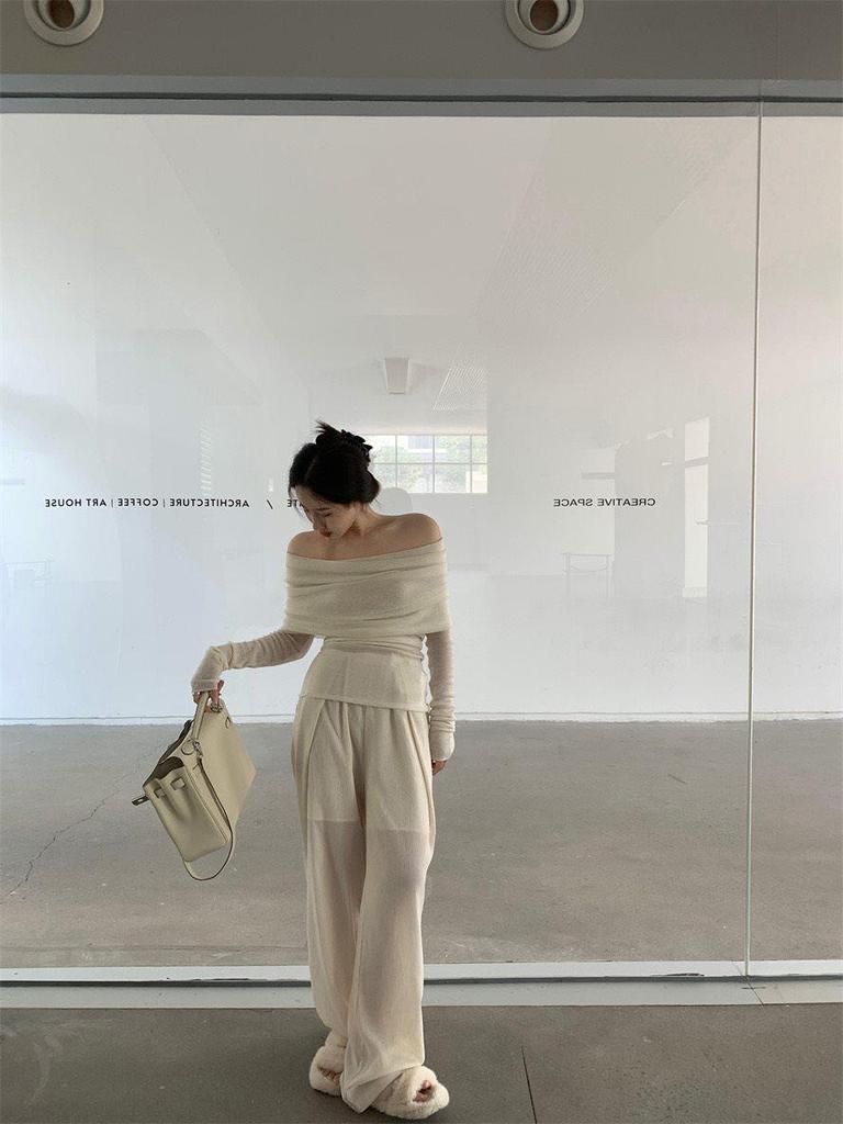 Women's French Off-Shoulder Slim Knit Top: Spring/Autumn Pleated Design