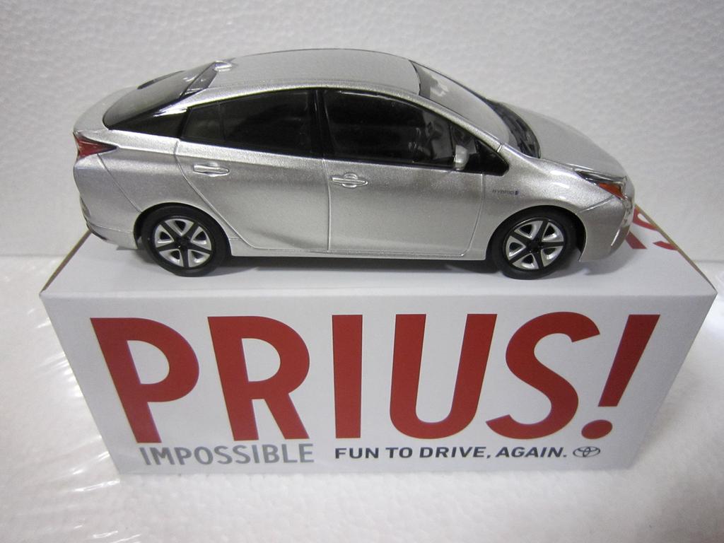 Toyota Official Minicar New Prius Color Sample Silver Metallic 1F7 1/30
