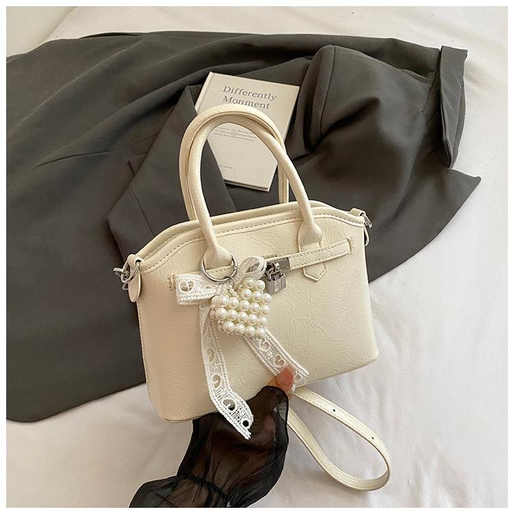 

2025 summer new popular handbag bag women s high-end messenger bag fashion versatile commuter shoulder bag
