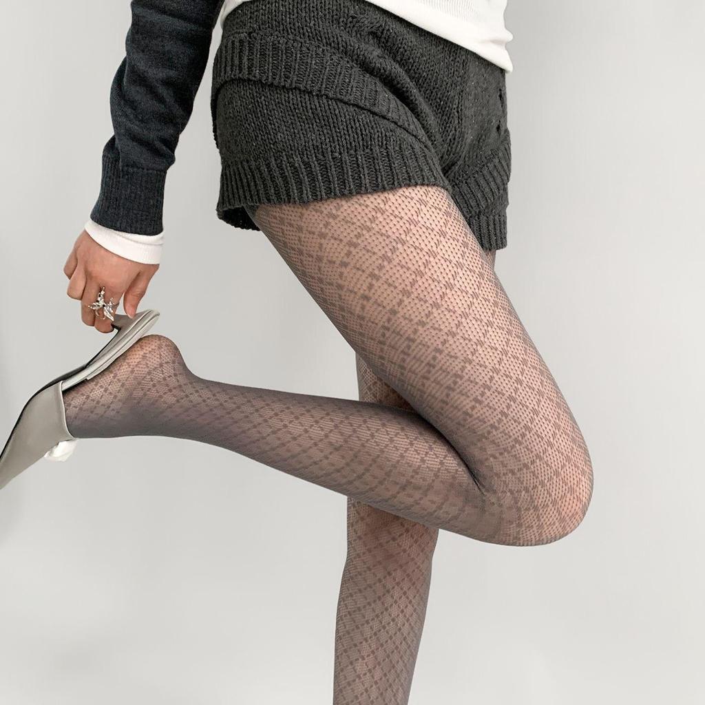 Diamond Pattern Lace Fishnet Stockings - Retro Hollow Design with Vertical Stripe Jacquard