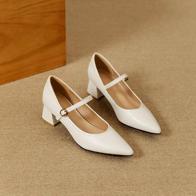 

New retro elegant Mary Jane shoes women s soft leather pointed thick heel with light mouth high heel single shoes 34