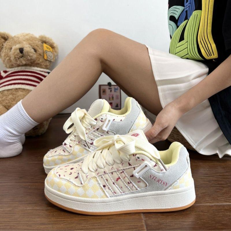 Original niche campus style peach powder color matching new platform bread women's shoes cute versatile casual board shoes