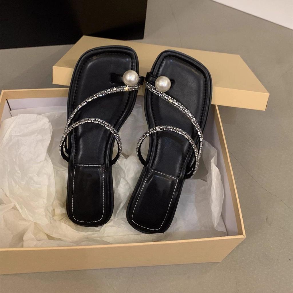 Low-heeled rhinestone cover-toed French small cool slippers fairy shoes wear 2025 new summer pearl silver sandals