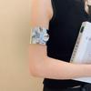 Blatt & Zweig Armreif: Luxuriös, Einzigartiges Design, Vielseitiges Armband im Cold Style