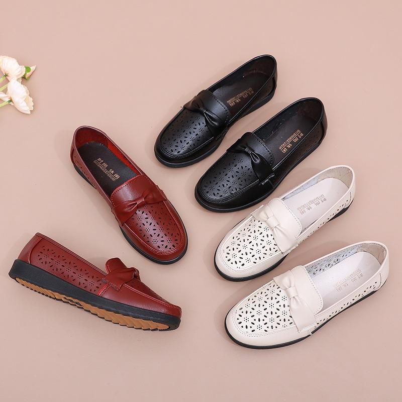 Sandalen Damen Sommer rutschfest hohles Loch Lederschuhe atmungsaktiv weiche Sohle Damenschuhe flache Sohle mittelalterliche und ältere Einzelschuhe