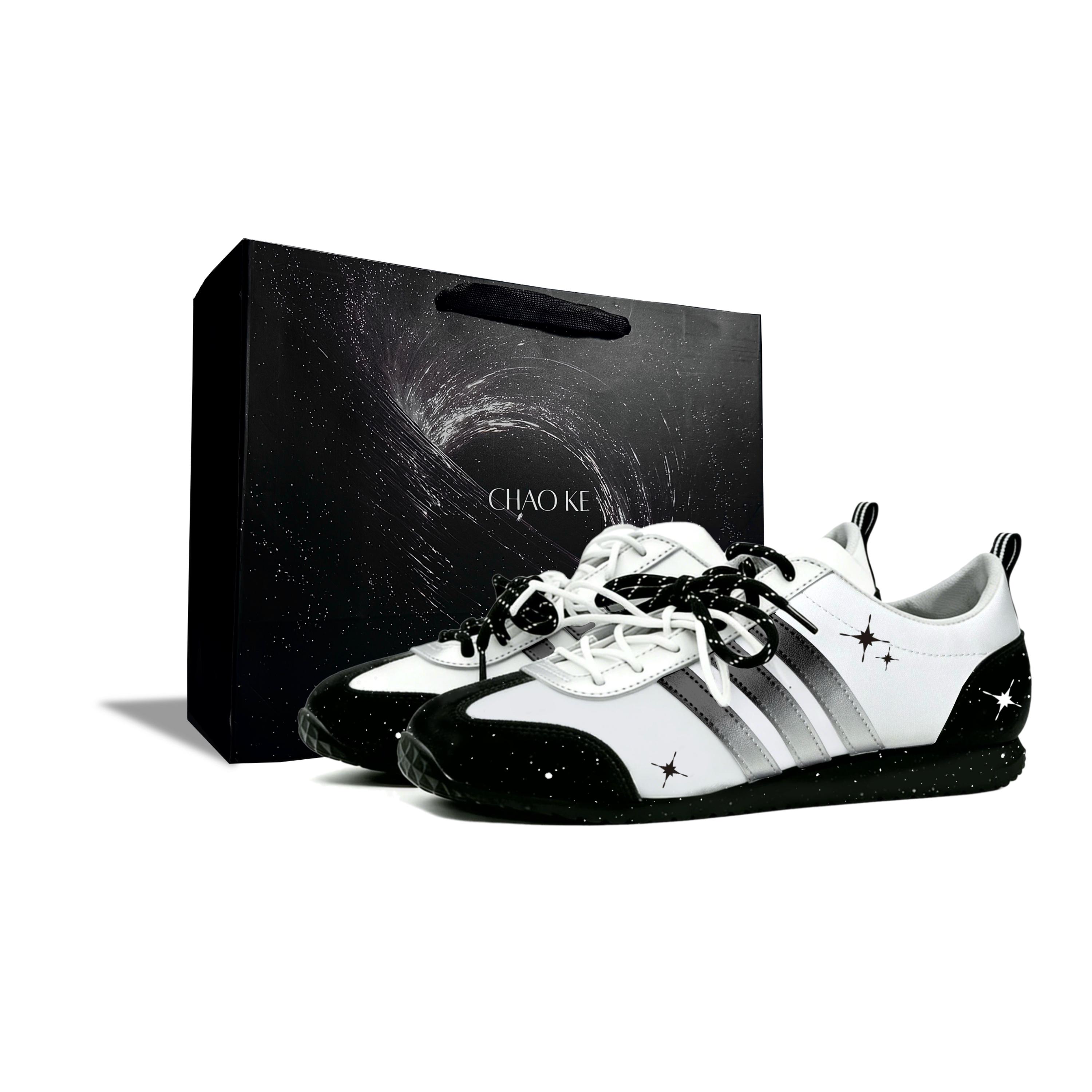 

Adidas VS JOG 2.0 Low top German Army Trainers Unisex JR4653(Team1053-BOX) 40