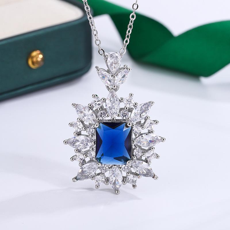 Gold-Plated Temperament Heroine Stone Luxury Square Pendant Necklace Colored Treasure Simulation Copper Bottom Old Money Style