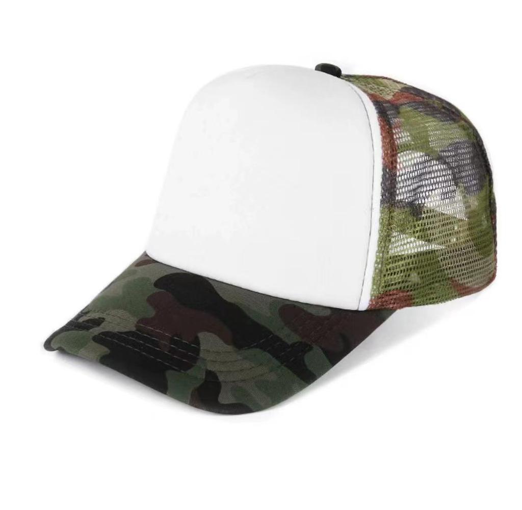 Cappellino Trucker Stampato con Logo e Visiera Ricamata