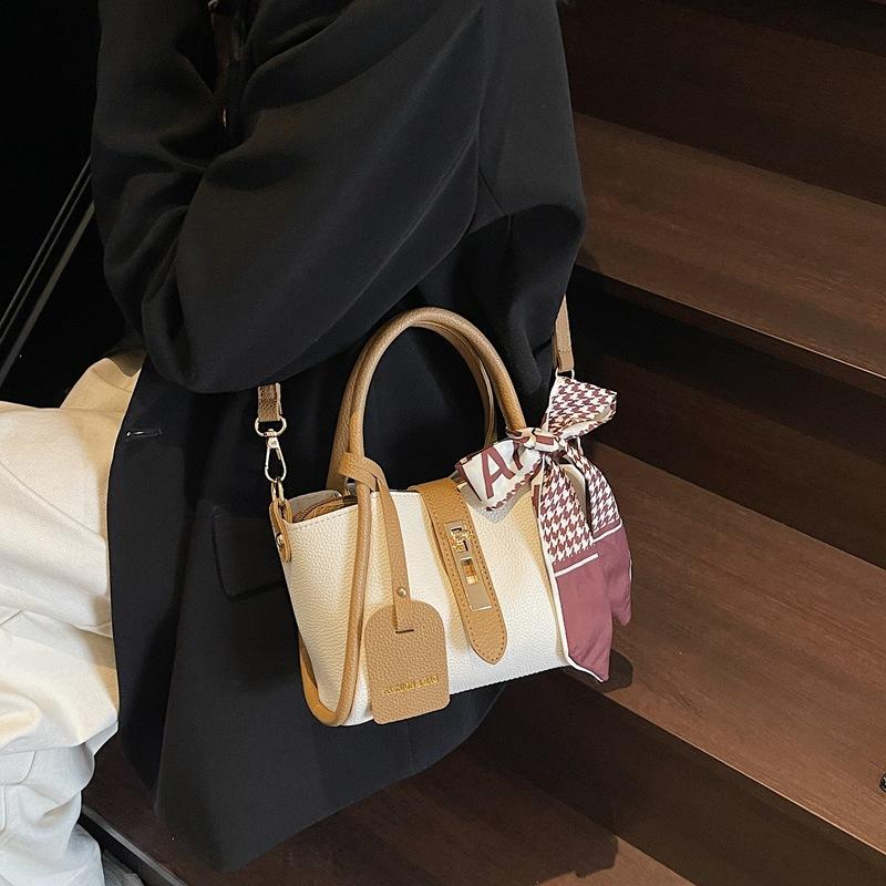 Niche Design Crossbody Bucket Bag Trendy Summer New Simple Shoulder Commuter Bag Versatile Women's Bag