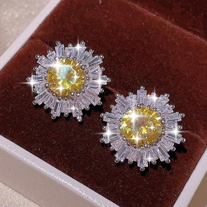 

Новые ювелирные изделия Комплект из трех частей Цирконовое ожерелье Серьги с кристаллами Бриллиантовый браслет Комплект цепочка