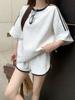 Damen Koreanischer Stil Schlankmachende Sportbekleidung: Rundhalsausschnitt, Kurze Ärmel, Lockere Passform, Sommerliches Freizeit-Zweiteiler-Set mit Shorts