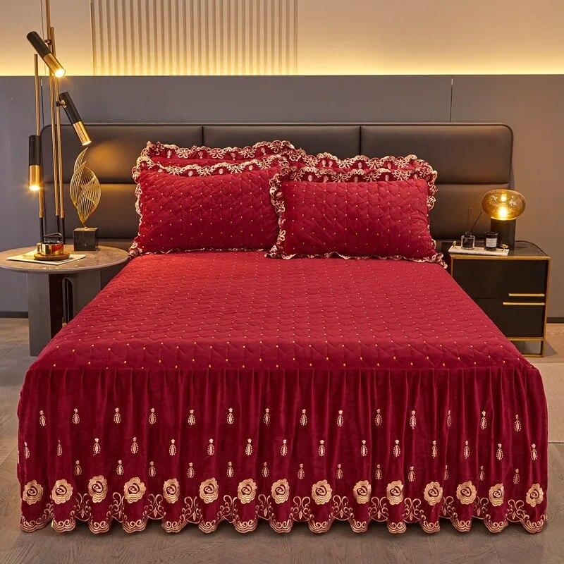 

AI WINSURE Роскошное бархатное утепленное покрывало с вышивкой, стеганое мягкое теплое покрывало с оборками, комплект юбки с 2 наволочками Queen King 150x200cm 59x79inch