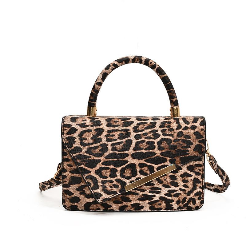 Autumn and Winter Retro Underarm Bag 2025 Fashionable New Foreign Style Versatile Leopard Print Popular Shoulder Small Square Bag Messenger Bag