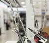 Hip-Hop-Gitarrenplektrum-Anhänger-Halskette, Punk-Gitarrenkette aus Titanstahl, trendige Vintage-E-Gitarren-Pulloverkette für Jungen