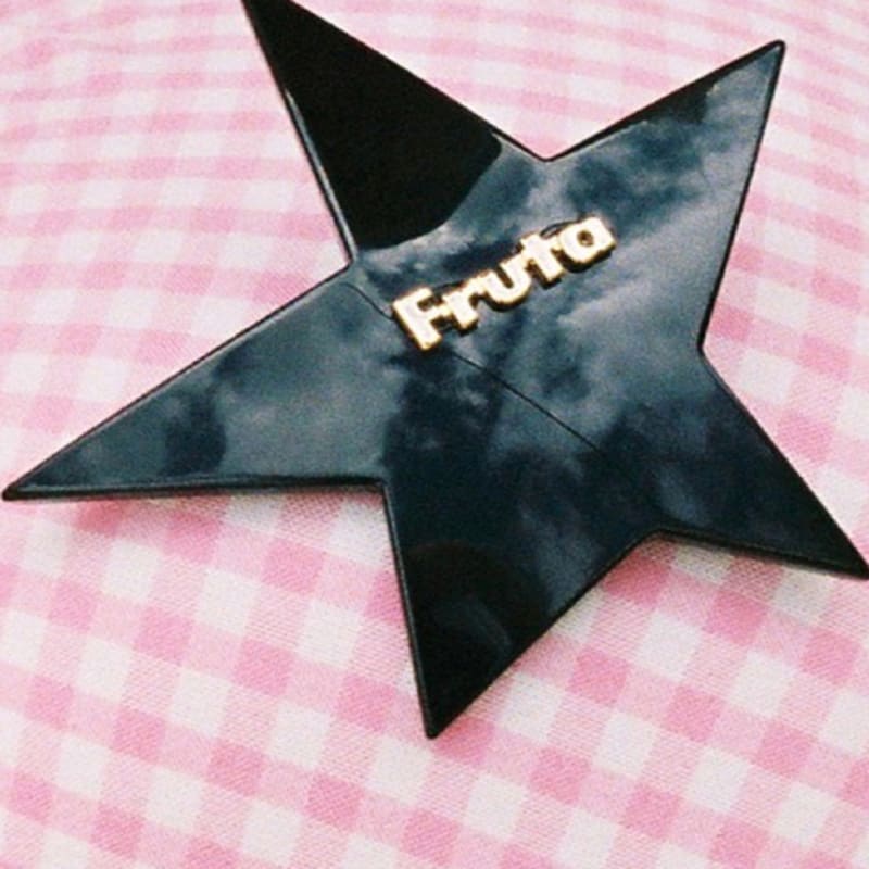 

Fruta black star hairpin ONE