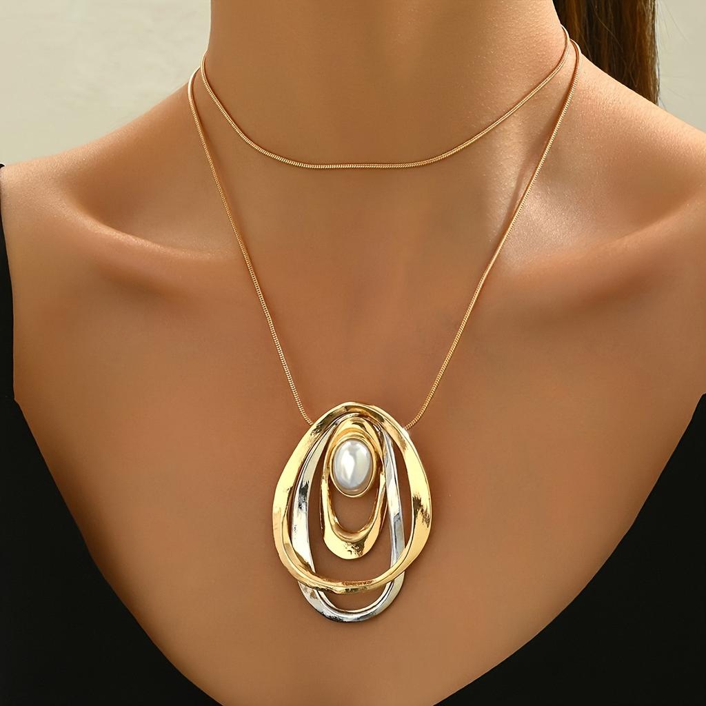 Elegant and Fashionable Ladies Necklace