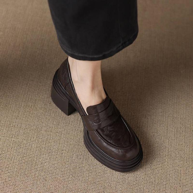 New women's gauntlet sheepskin loafers rubber platform non-slip large size women's shoes round head leather four-season single shoes
