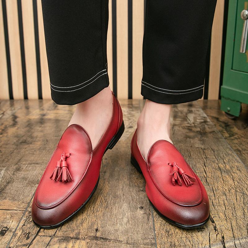 Popular Men Tassel Shoes American Fashion Brand Small Leather Shoes British Business Travel Social Shoes Sizes 38-47 Men Shoes