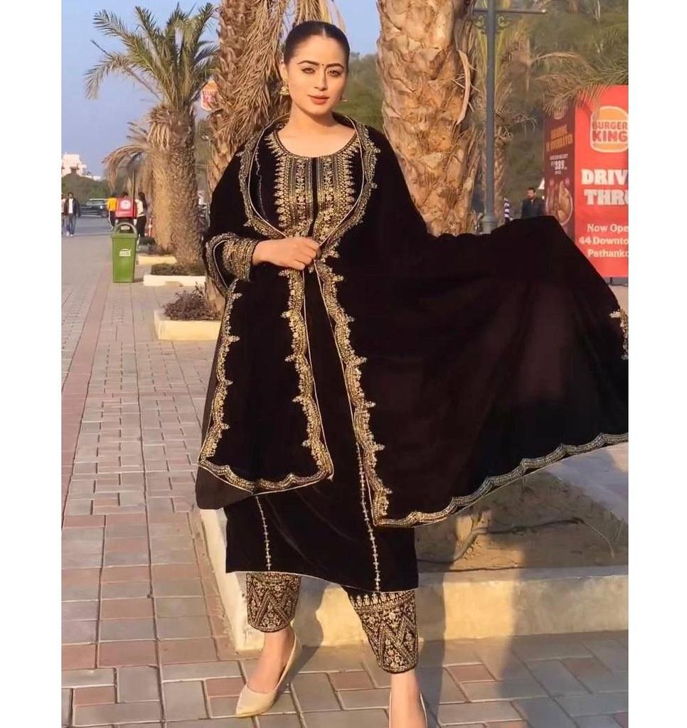 Indian Bollywood Viscose Velvet Salwar Suit Women Party Wear Designer Salwar Kameez Ethnic Wear