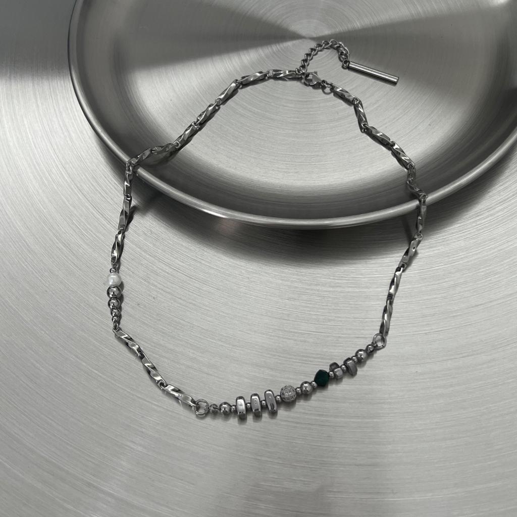 Spliced Titanium Steel Necklace for Men, Trendy Hip-Hop Niche High-End Design, Stylish Collarbone Chain, Men's Minimalist Style Accessory