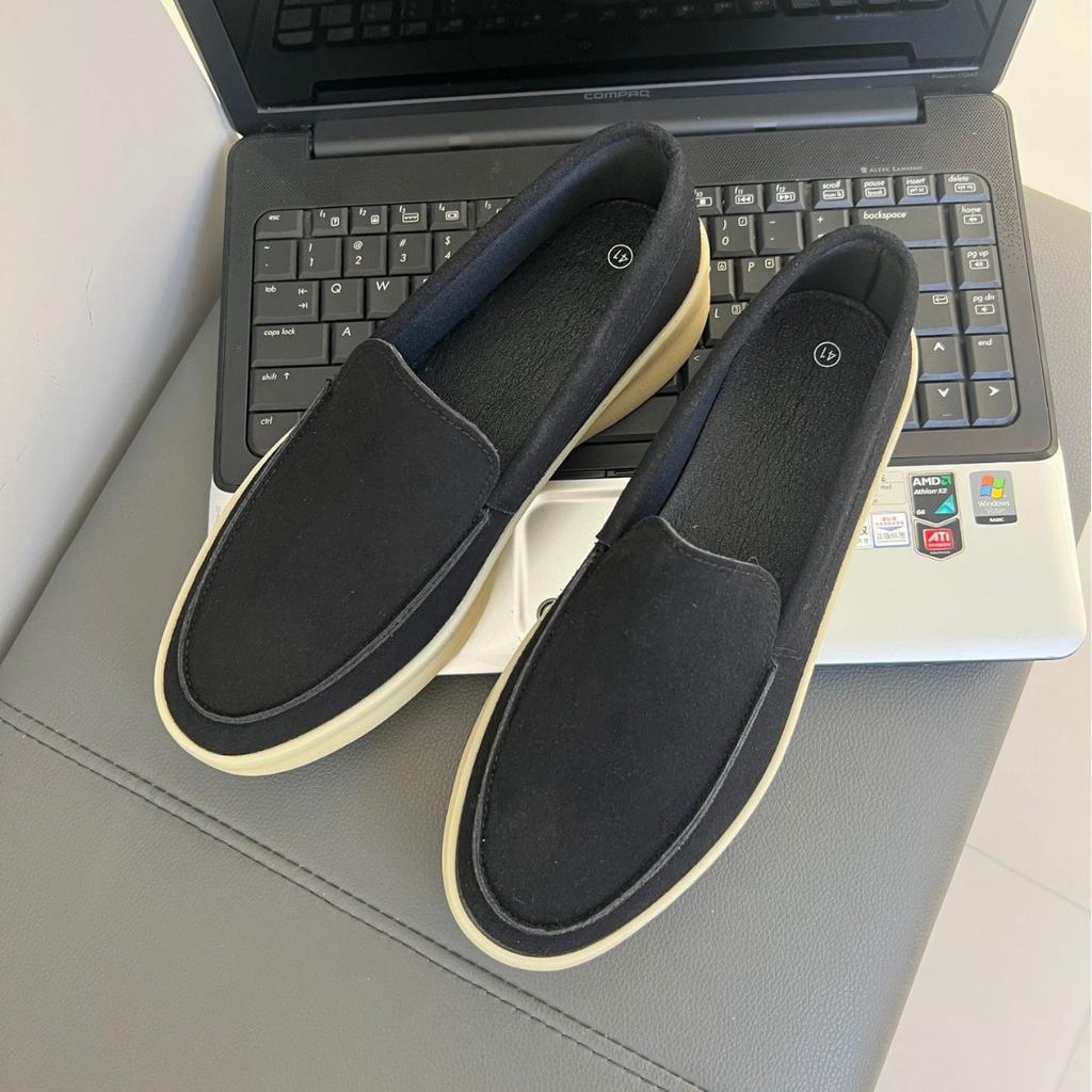 The new velvet beanie shoes are a casual one-piece generation X