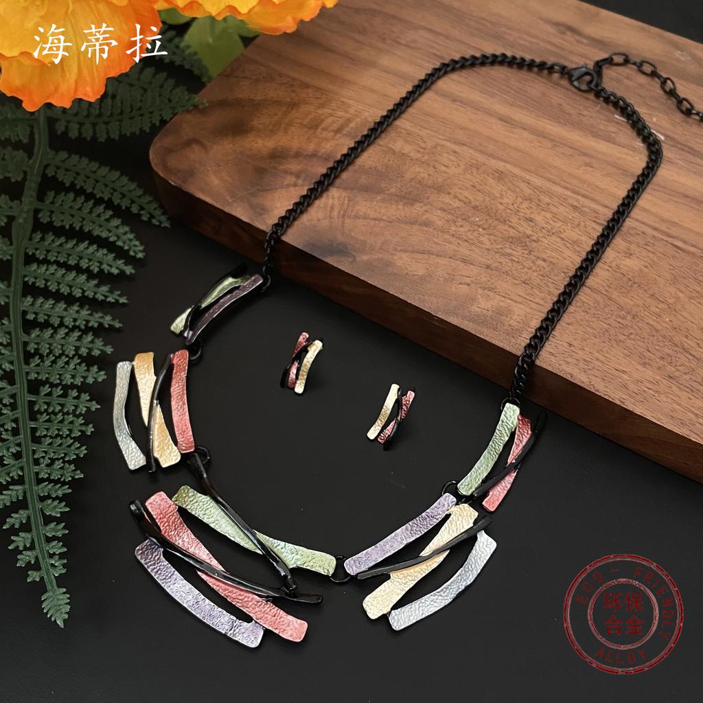 New Color Geometric Line Alloy Necklace Earrings Set, Fashionable and High-end Women's Jewelry Gift